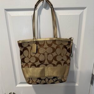 Vintage coach bag- classic brown tote